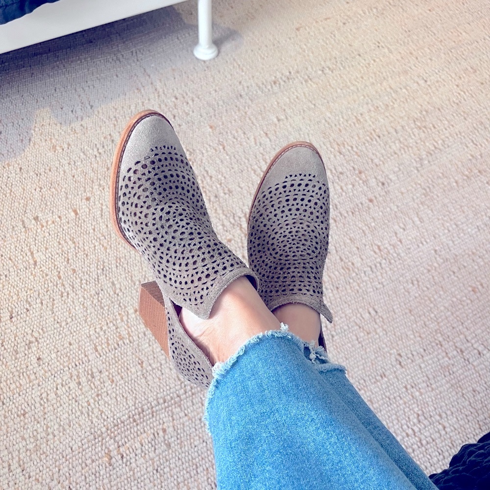 Jeffrey Campbell Women's Perforated Ankle Boots - Taupe